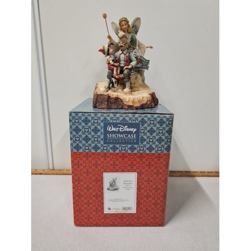 142 - Walt Disney showcase collection 'Wishing upon a star' with original box. 21cm tall