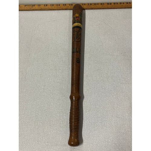 95 - Antique victorian british police truncheon
50cm long