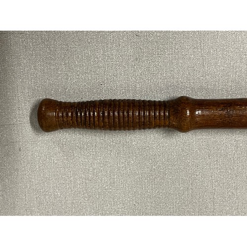 95 - Antique victorian british police truncheon
50cm long