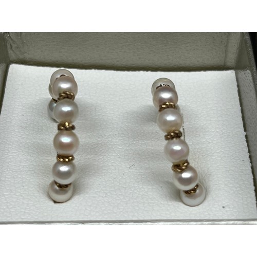 26 - 9ct gold & pearl bracelet with matching earings