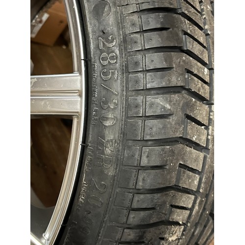 426 - Pirelli alloy & tyre 285/30 ZR 20