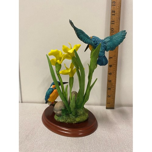 141 - Border Fine Arts Birds 'Kingfisher with yellow flags' by Russell Willis with original box.
24cm tall