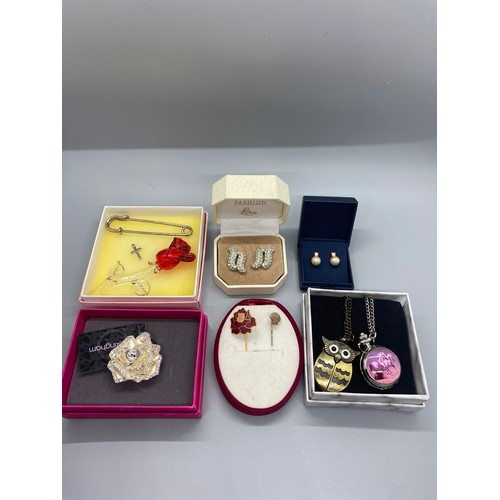 48 - Selection of costume jewellery to include watch necklaces, hat pins and earrings etc.