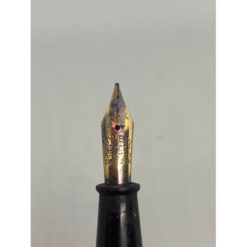 60 - Wyvern perfect No.8 fountain pen with 14ct gold nib.