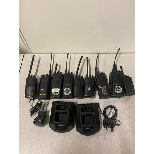 322 - Selection of 9 walkie talkies to include Maxon etc with 2 chargers. (untested)