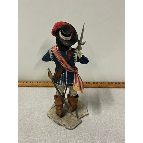 172 - border fine arts figre of a musketeer 1991 53 of 750 26cm tall