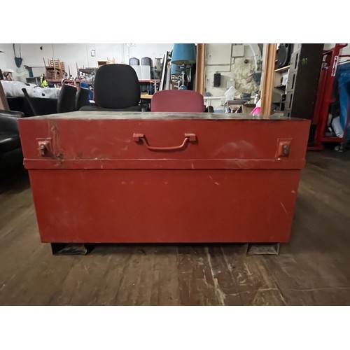 352 - Large metal sentribox tool strong box with 1 key 
105 x 60 x 60 cm