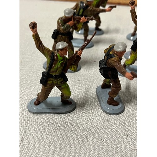 18 - 12  britains ltd deetail  british commandos soldiers circa 1978