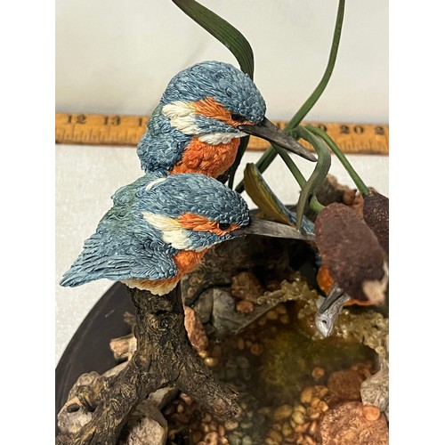 88 - large royal doulton sculpture, kingfishers water edge 40cm tall