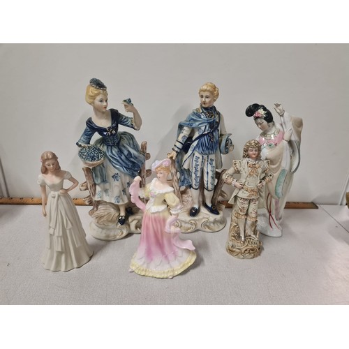 446 - 6 vintage ceramic figurines