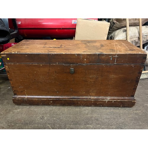 200A - antique joiners tool box with some old tools