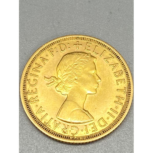 144 - 22ct gold 1963 full sovereign