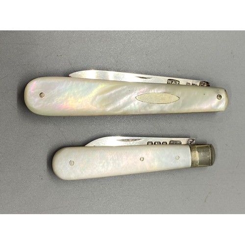 183 - a pair of silver & mother of pearl fruit knives