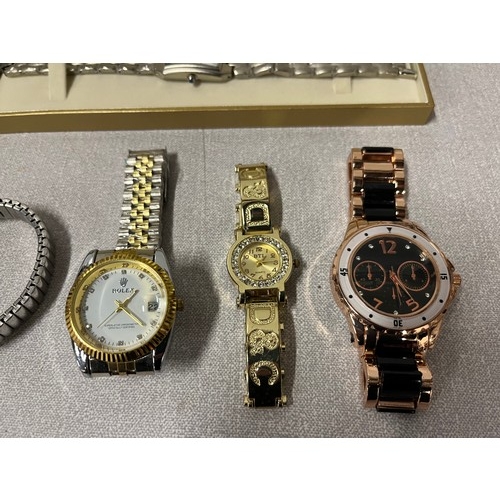 94 - 12 x wrist watches.