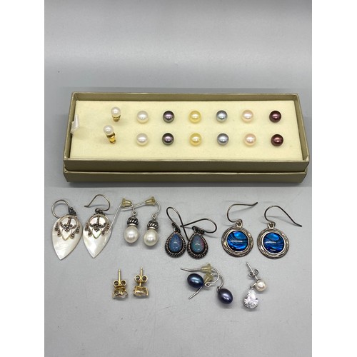 191 - selection of silver earrings