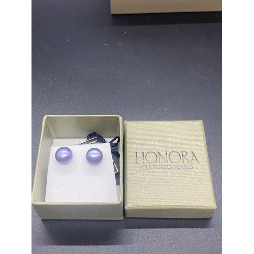 376 - New boxed Honora Pearl wrist watch and new boxed Honora cultured pearl earrings.