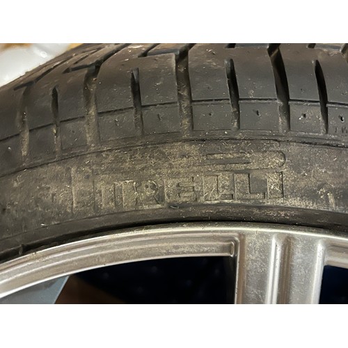 426 - Pirelli alloy & tyre 285/30 ZR 20