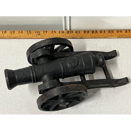 5 - Vintage heavy cast iron cannon 
32cm l