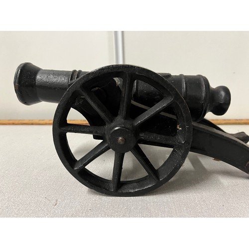 5 - Vintage heavy cast iron cannon 
32cm l