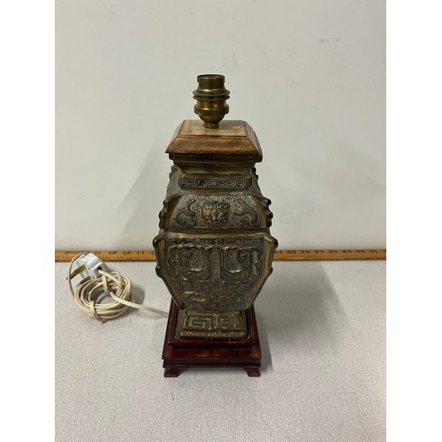 50 - very heavy brass & wood lamp with oriental design 11