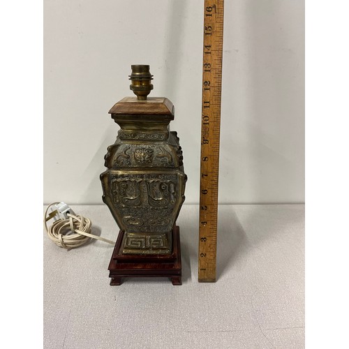 50 - very heavy brass & wood lamp with oriental design 11