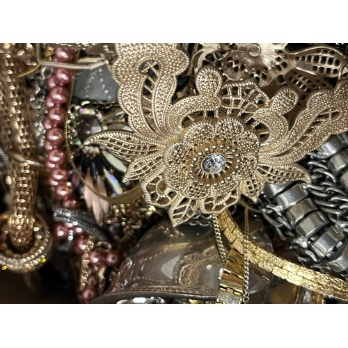 256 - Large selection of costume jewellery weights 6.3kg