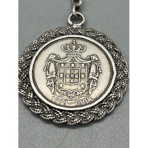 427 - Rare Portugal 1889 to 1908 King Carlos and Queen Amelia silver medal/pendant on silver chain.