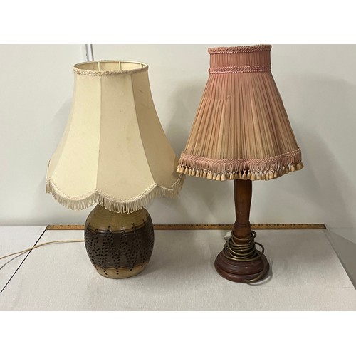 474 - 2 vintage table lamps.