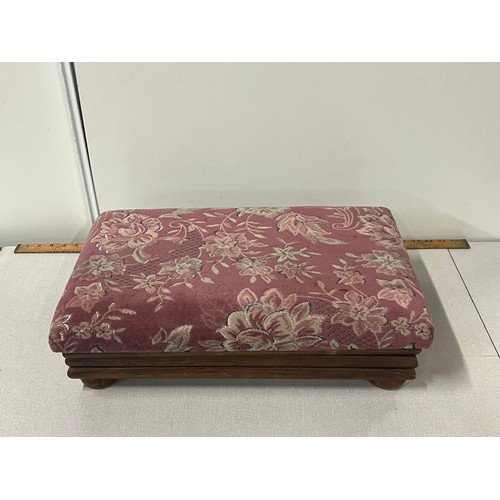 519 - Upholstered adjustable footstool.