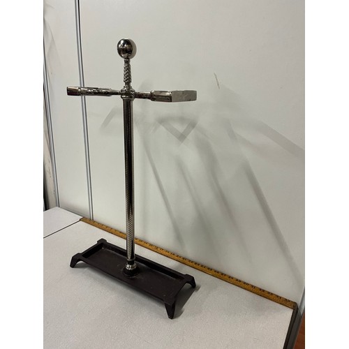 22 - Unusual metal stick/umbrella stand in the form of shooting stick/stirrups. 28 inches tall