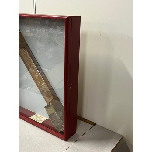 127 - The Chipperfields Limited edition display cabinet with glass shelving & signed certificate 92/2000 w... 