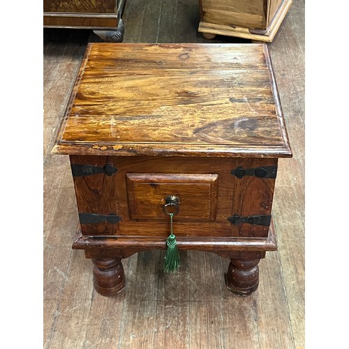 183 - Heavy Mexican pine 1 drawer side table.
17