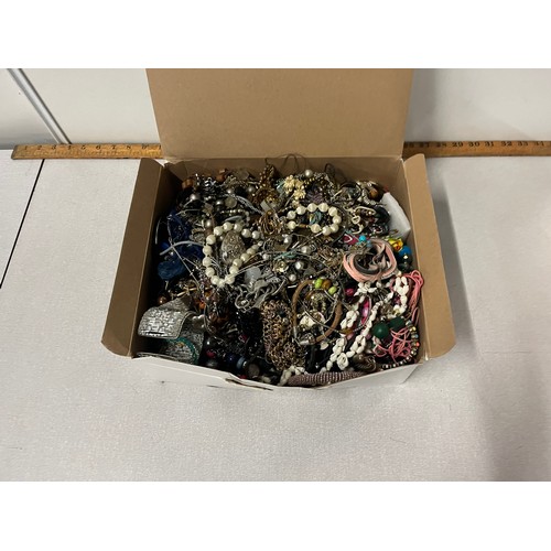 142 - Large selection of costume jewellery 7.2kg