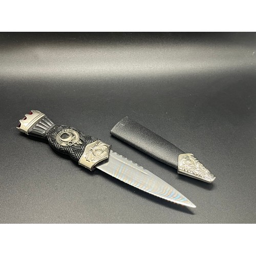 59 - Sgian Dubh with semi precious stone & clan motto 'Virtue cresco'