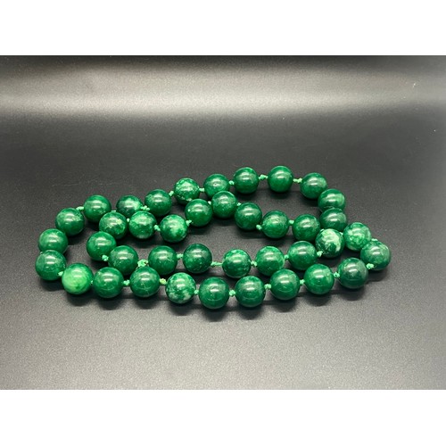 124 - Green Jade hand knotted beaded necklace 
232g 15