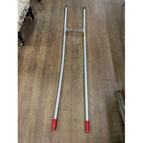 501 - set of metal stilts