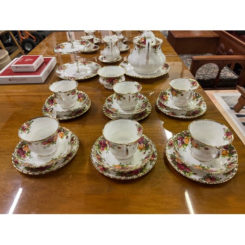 22 - 36 piece Royal Albert Old Country Roses tea & coffee set including tea pot & table mats etc.