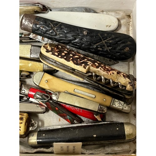 70 - Large collection of 22 Antique/Vintage collectors knives to include Newton, Richards & Tramontina et... 