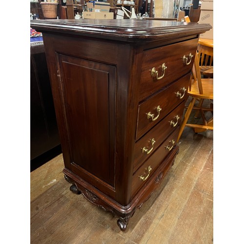 179 - Antique 4 drawer mahogany chest with brass handles
35