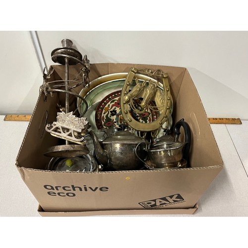 386 - Box of misc to include  full silver plate tea set, Christmas candle holder etc.