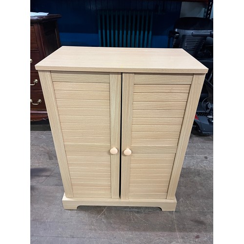 391 - 2 door storage cabinet.