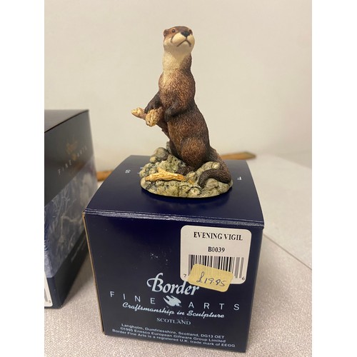 251 - 5 x boxed Border Fine Arts otter ornaments.