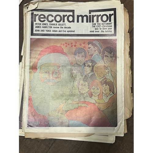 60 - Large collection of vintage music related papers fron the 60s/70s (Deep Purple, The Bee Gees, The Be... 