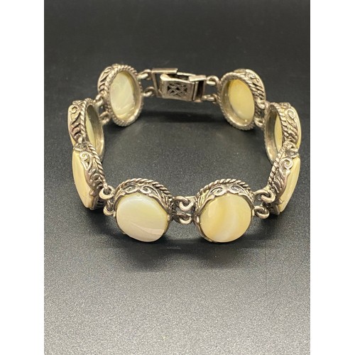 70 - Vintage silver and pearl bracelet.