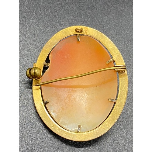 123 - Vintage rolled gold cameo brooch.