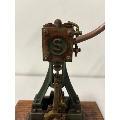 78 - Single cylinder four column vertical steam engine stamped along with Stuart Turner no5 model.
Talles... 