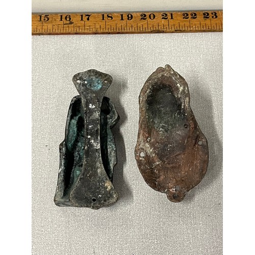 7 - A vintage door knocker along with heavy horse head plaque