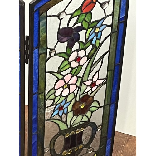 11 - 3 fold leaded glass Tiffany style fire screen 28