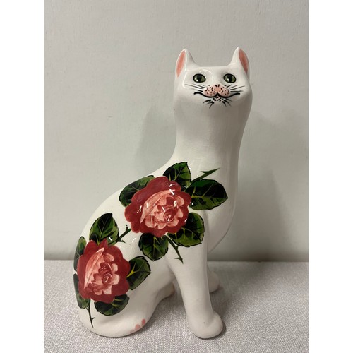 16 - Pair of Griselda hill (wemyss ware ) cabbage rose pottery cats 6 .6 inches tall