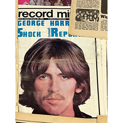 58 - collection of vintage music related papers from the 60s/70s ( blondie, paul mccartney , george harri... 